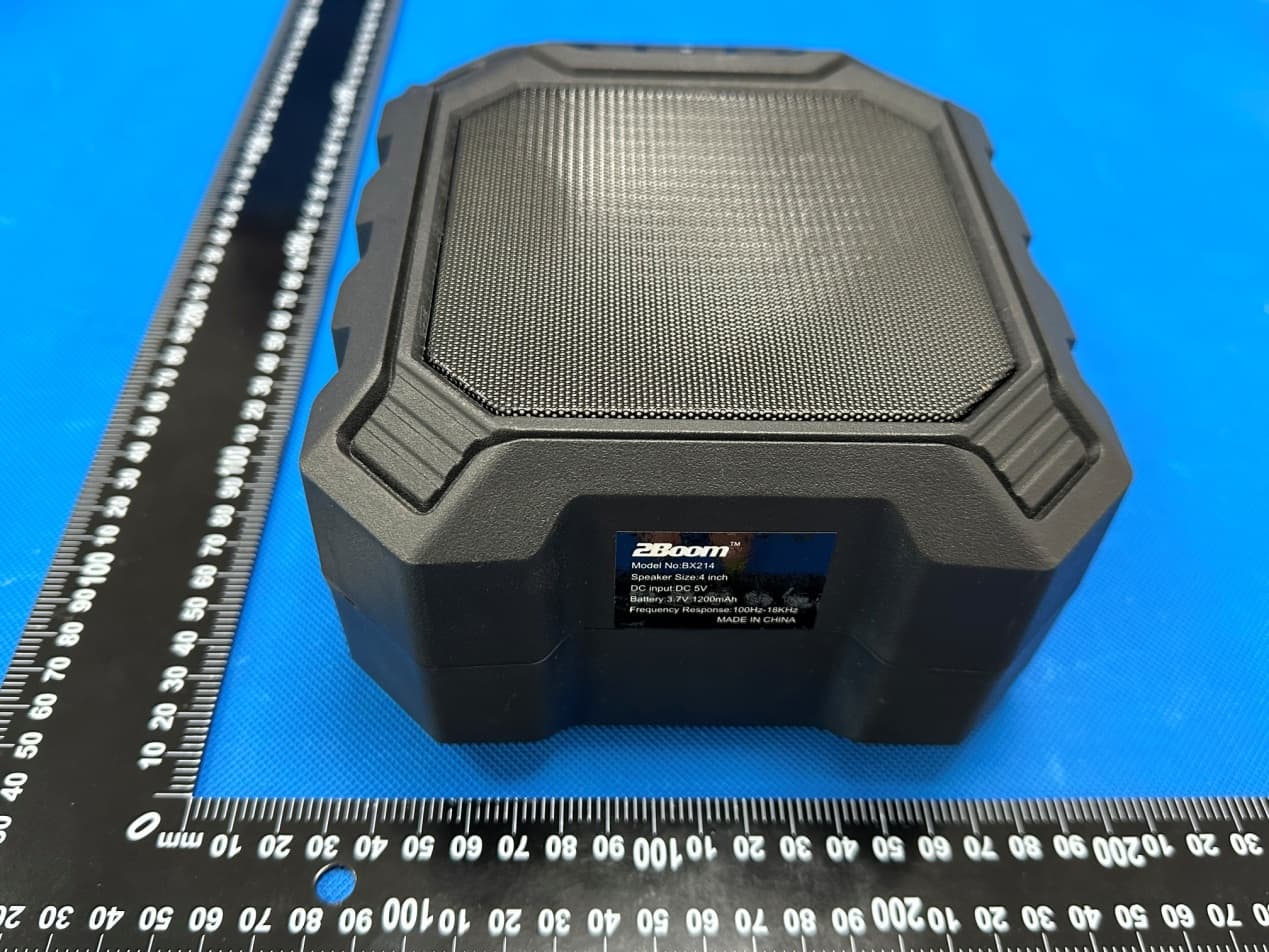 4 INCH LED FLAME LIGHT SPEAKER - FCC ID 2AIDL-BX214 - Migear International Group LLC (5)