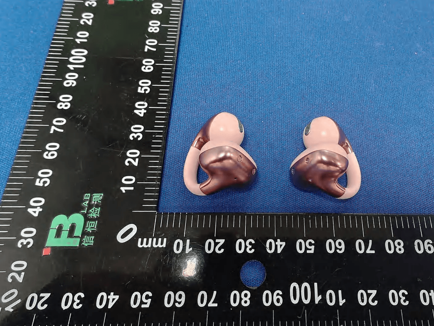 TRUE WIRELESS EARPHONE - FCC ID 2AIDL-CLTW301 - Migear International Group LLC (4)