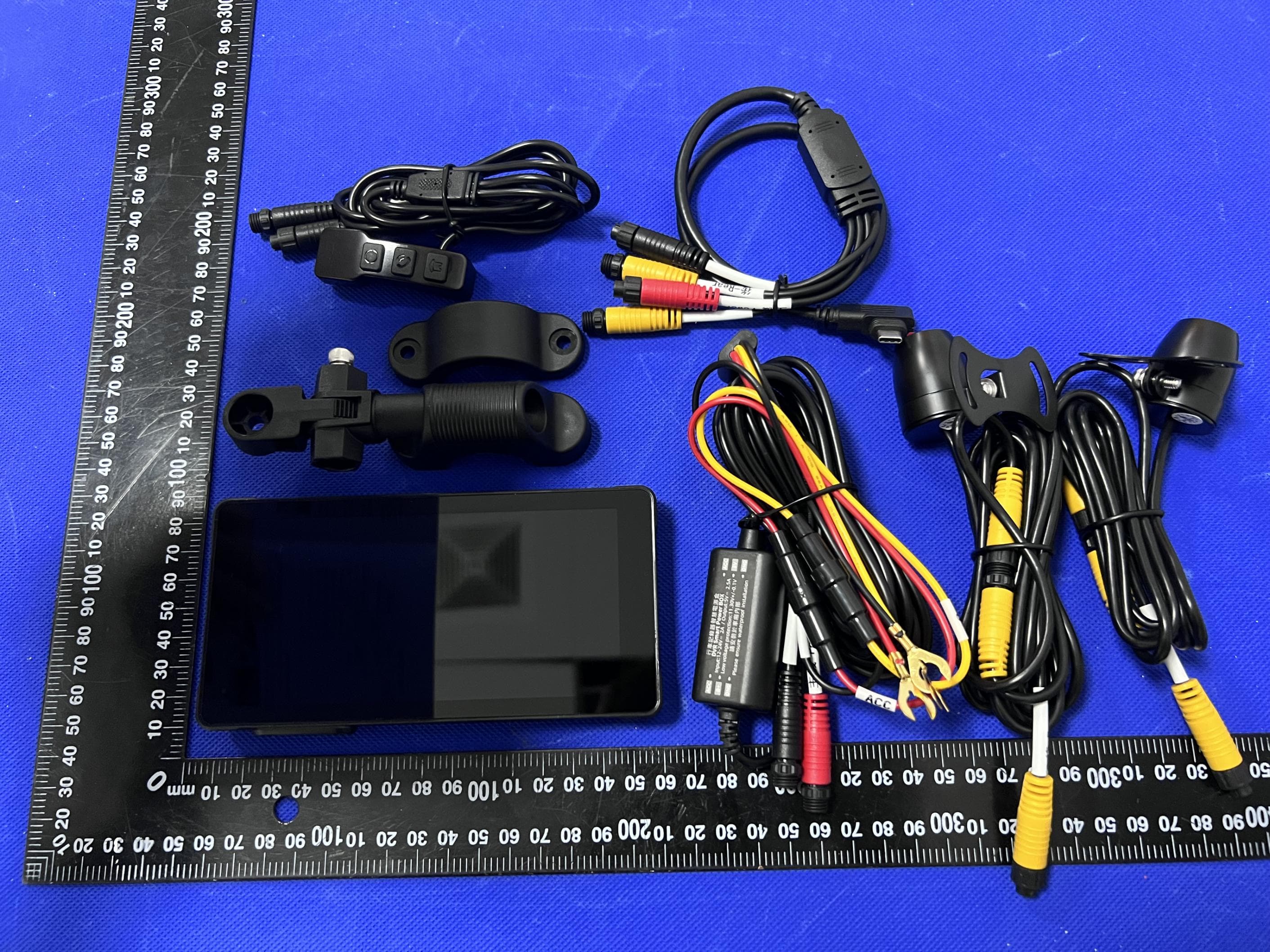 smart screen - FCC ID 2AIGT-RC12 - Shenzhen BAKER Electronics Co.LTD (2)