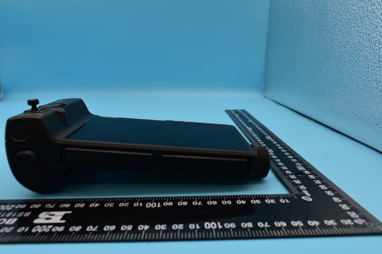 ZHIYUN MasterEye Visual Controller VC100 (5GHz WIFI ) - FCC ID 2AIHFZYCOV-04 - Guilin Zhishen Information Technology Co.,Ltd. (5)