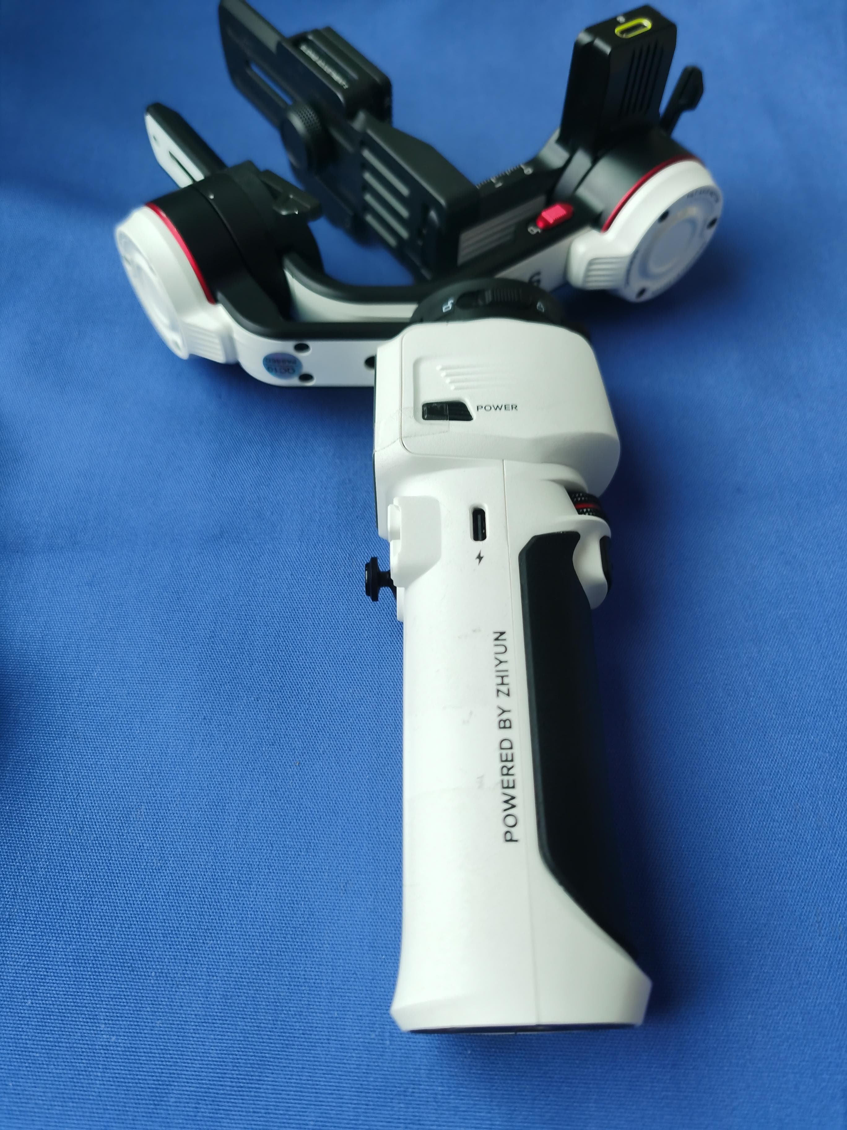 CRANE-M3S Camera Stabilizer - FCC ID 2AIHFZYCR127 - Guilin Zhishen Information Technology Co.,Ltd. (2)