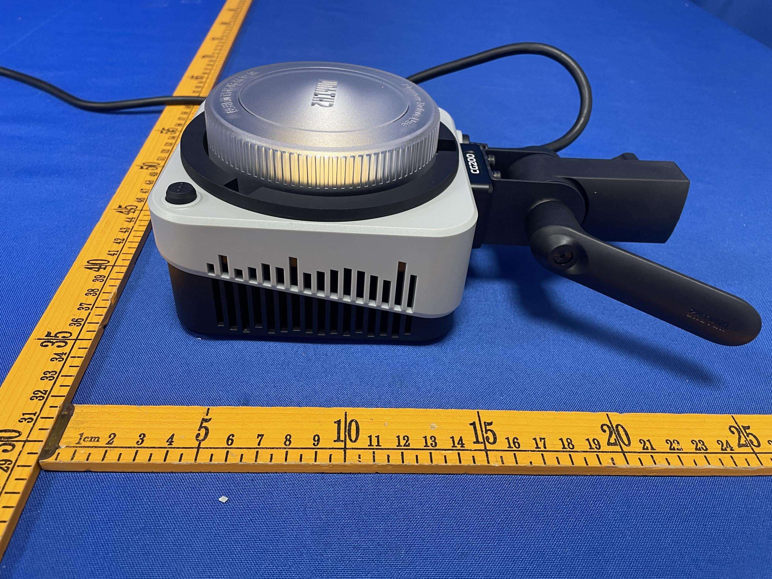 ZHIYUN CINEPEER CG200 COB Light - FCC ID 2AIHFZYPLG108 - Guilin Zhishen Information Technology Co.,Ltd. (3)