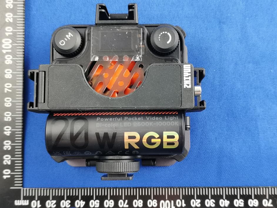 ZHIYUN FIVERAY M20C Fill Light - FCC ID 2AIHFZYPLM103 - Guilin Zhishen Information Technology Co.,Ltd. (2)