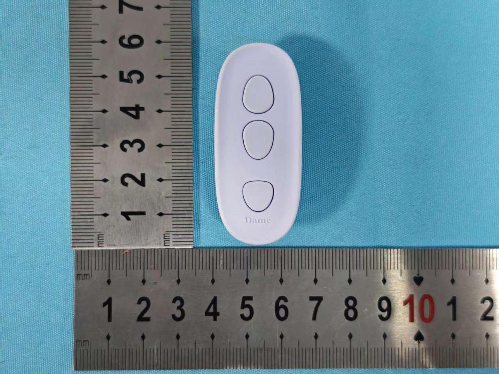 Rechargeable remote (LAY) - FCC ID 2AILY-LAY-IC - JM Sunflower Limited. (4)