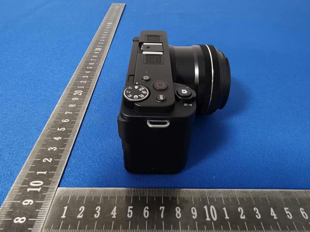 Digital Camcorder - FCC ID 2AINY-VXXBR74 - Shenzhen iCar multimedia Industry Co., Ltd (5)