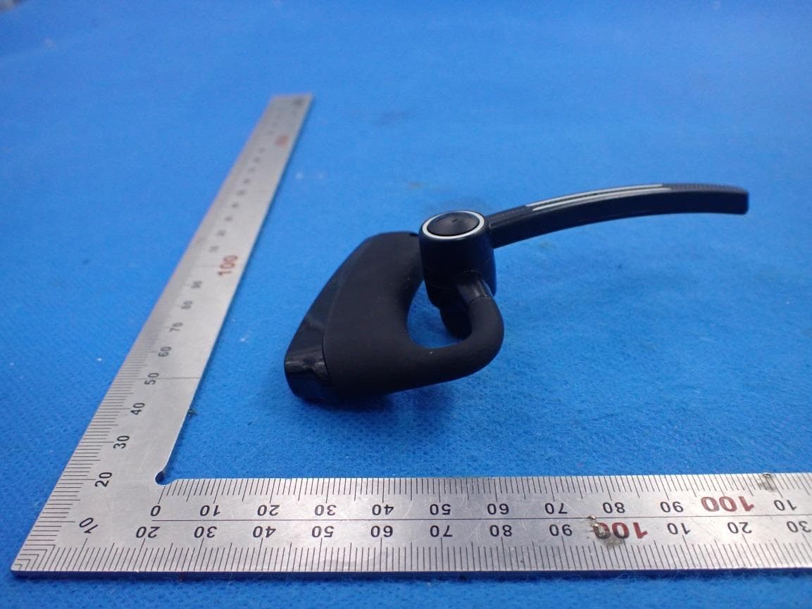 Bluetooth headset - FCC ID 2AIO2-E2 - Dellking Industrial Co., Ltd (4)