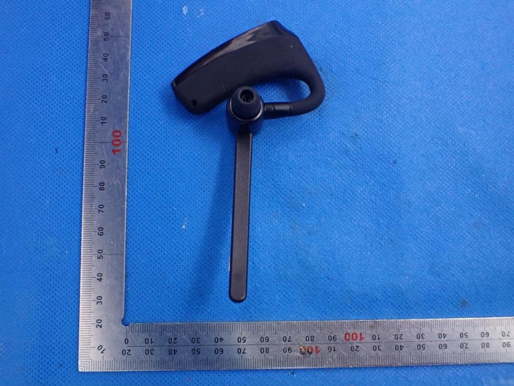 Bluetooth headset - FCC ID 2AIO2-E2 - Dellking Industrial Co., Ltd (2)