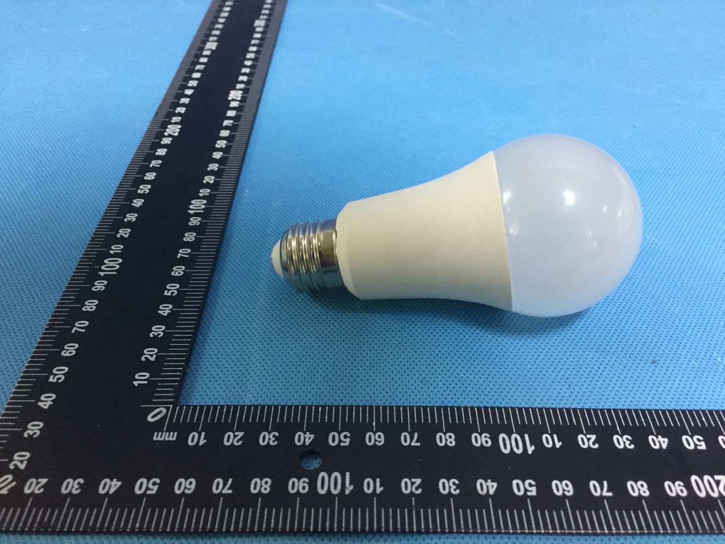 SMART BULB - FCC ID 2AIOC-RGB03W - HANK ELECTRONICS CO., LTD. (3)