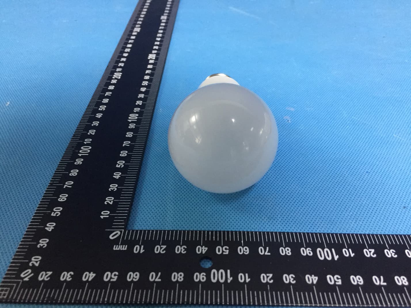 SMART BULB - FCC ID 2AIOC-RGB03W - HANK ELECTRONICS CO., LTD. (2)