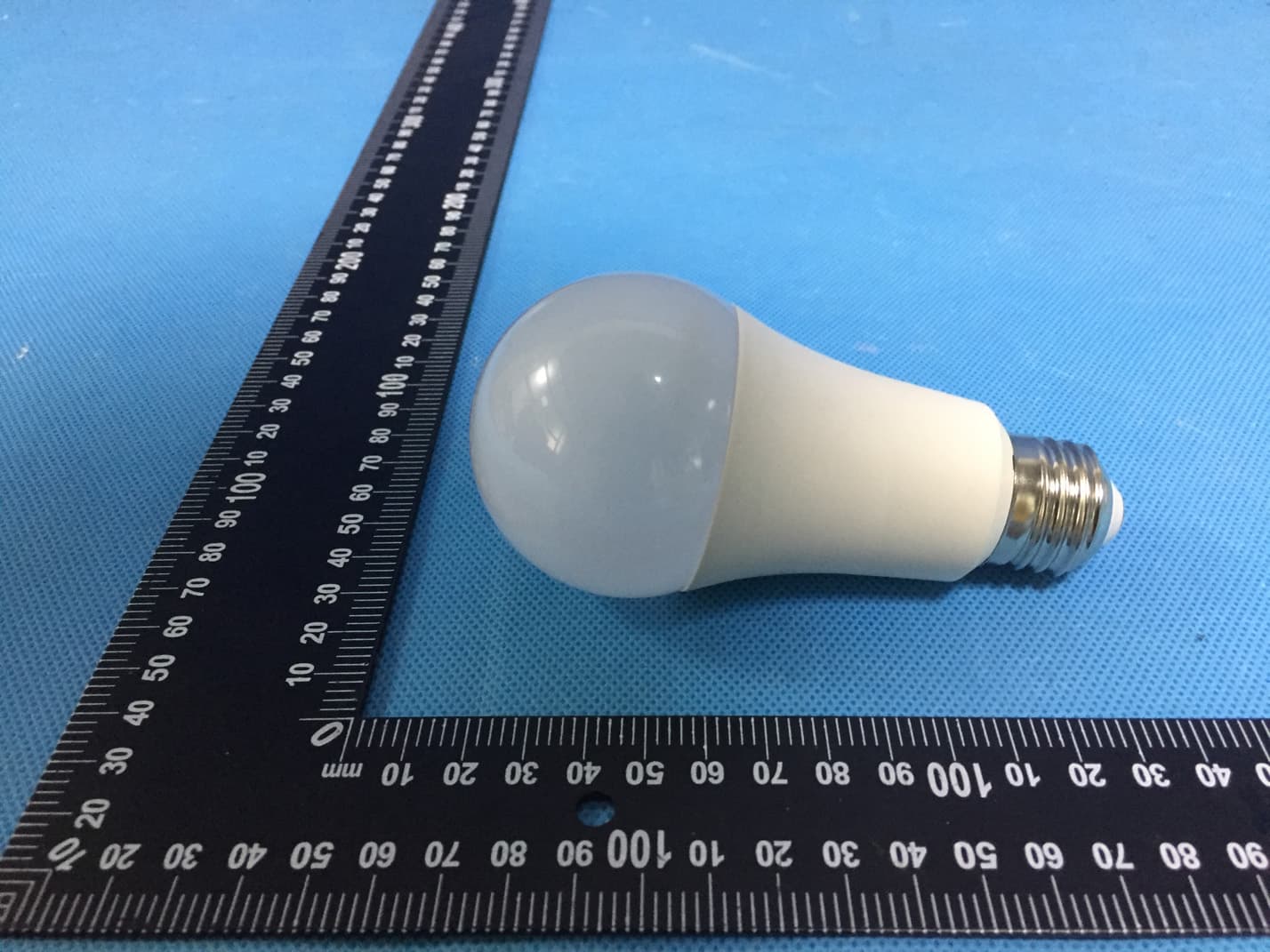 SMART BULB - FCC ID 2AIOC-RGB03W - HANK ELECTRONICS CO., LTD. (4)