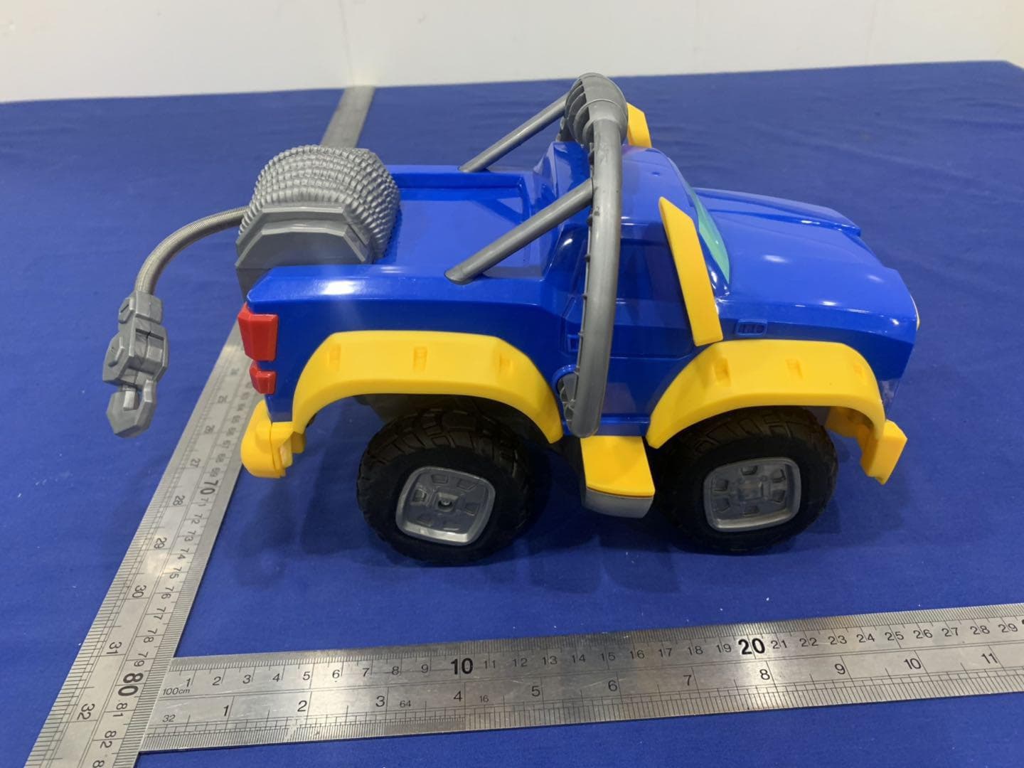 Ruff N Roll RC - FCC ID 2AIRP-881410A - ALPHA GROUP CO., LTD. (3)