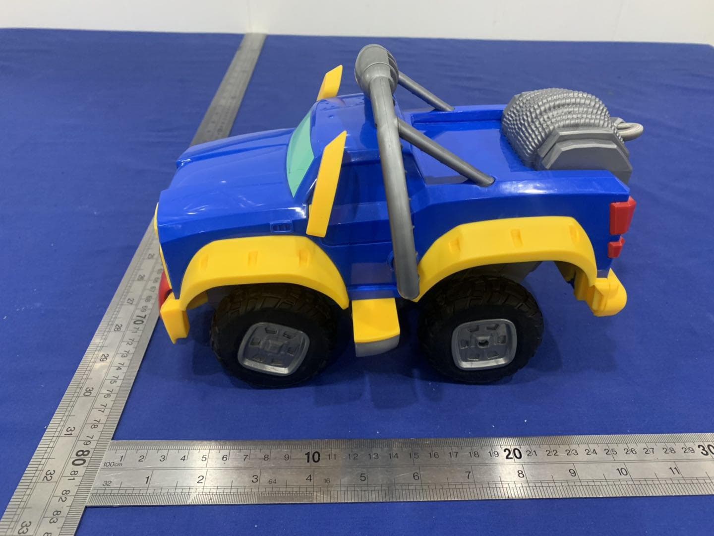 Ruff N Roll RC - FCC ID 2AIRP-881410A - ALPHA GROUP CO., LTD. (2)