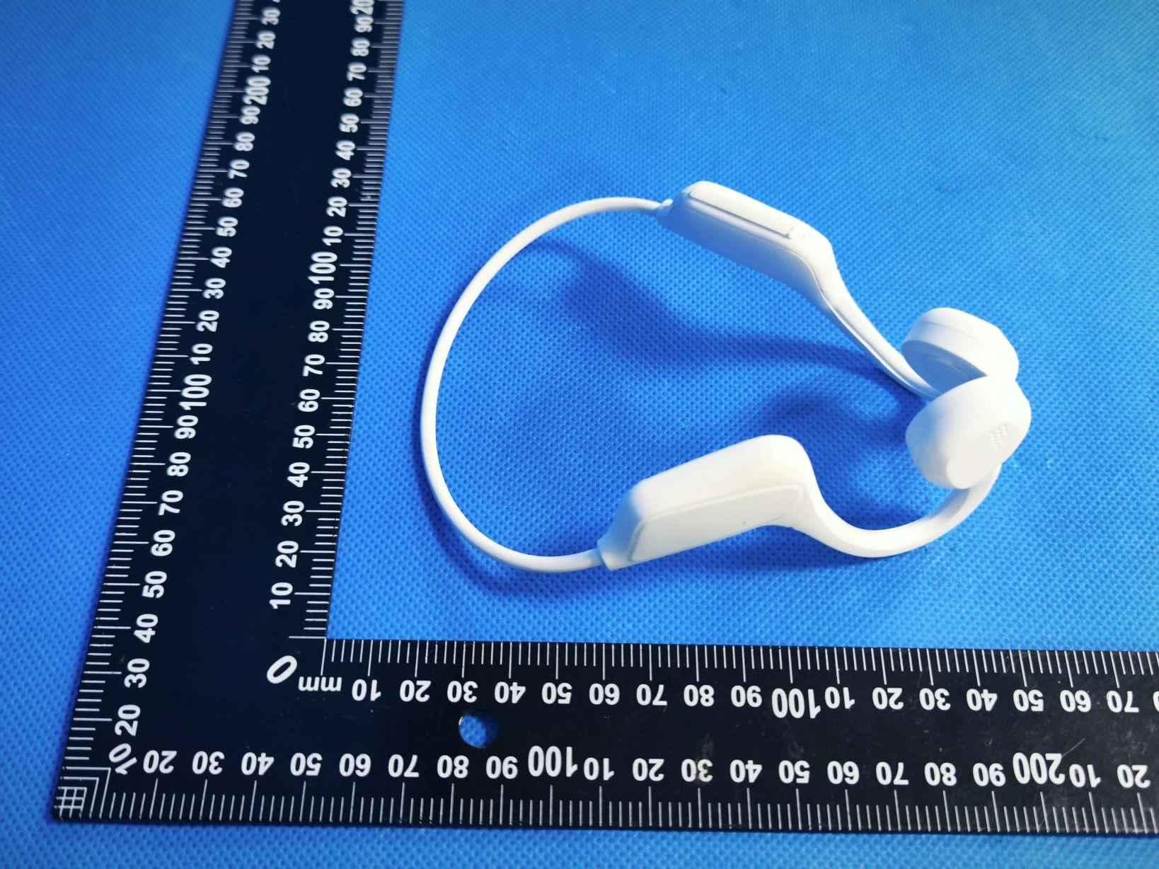 Bone Conduction Wireless Headphone - FCC ID 2AIXC-BC-HP - HONWA(HK) CORPORATION LIMITED (4)
