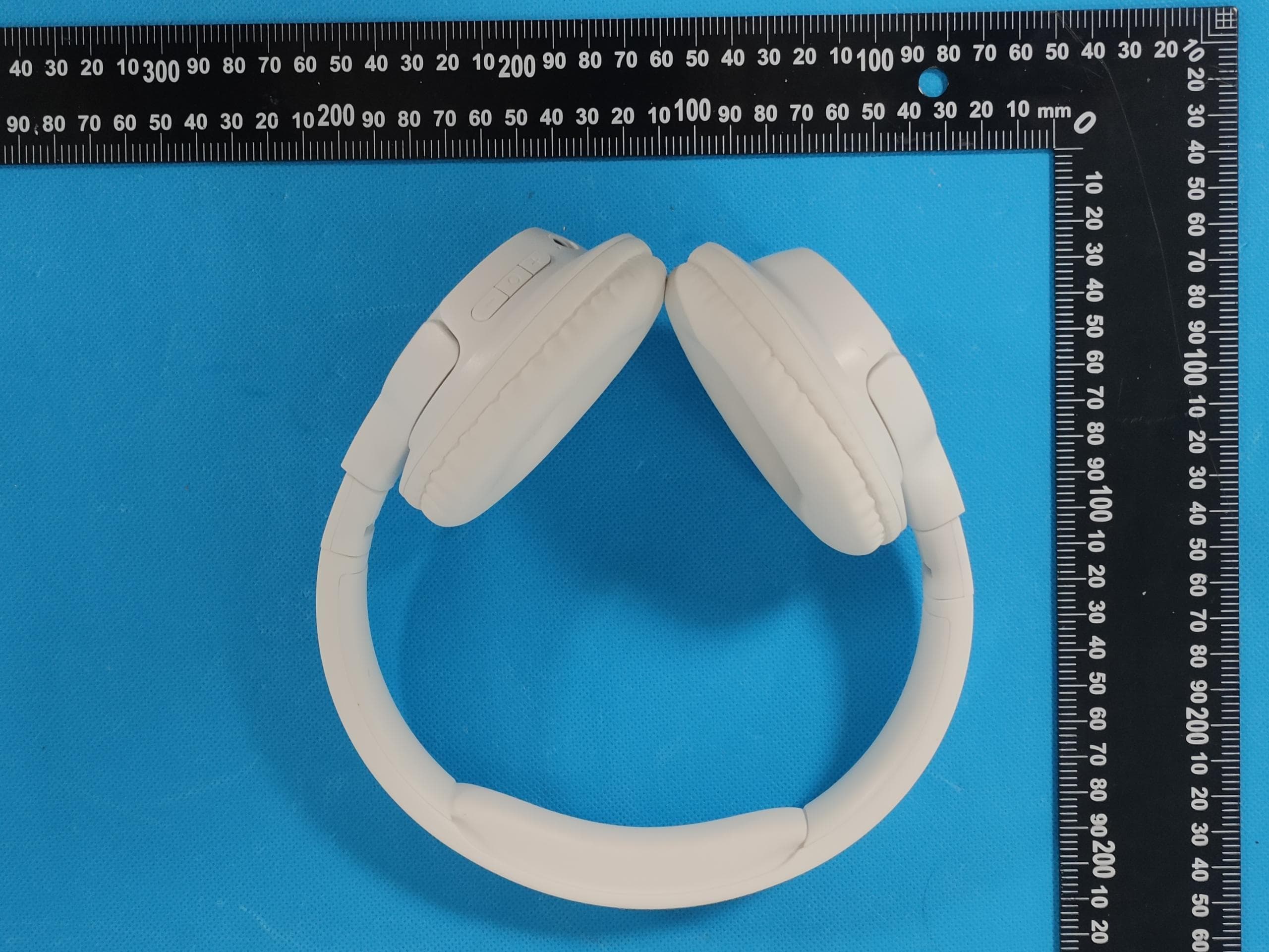 WIRELESS HEADPHONE - FCC ID 2AIXC-BT-HP - HONWA(HK) CORPORATION LIMITED