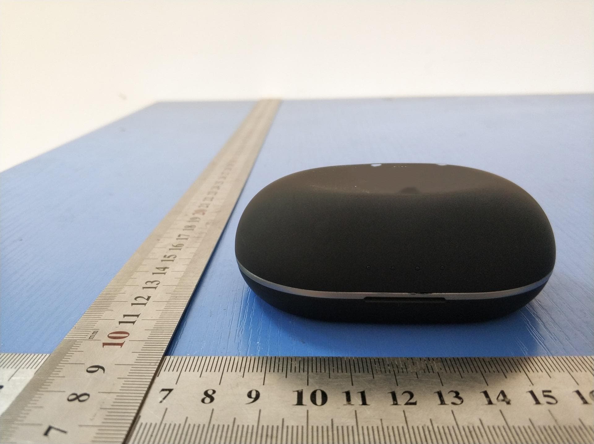 Bluetooth Earbuds With Charging Case - FCC ID 2AIY2-DRIPZ - Fortyfour group LLC (4)