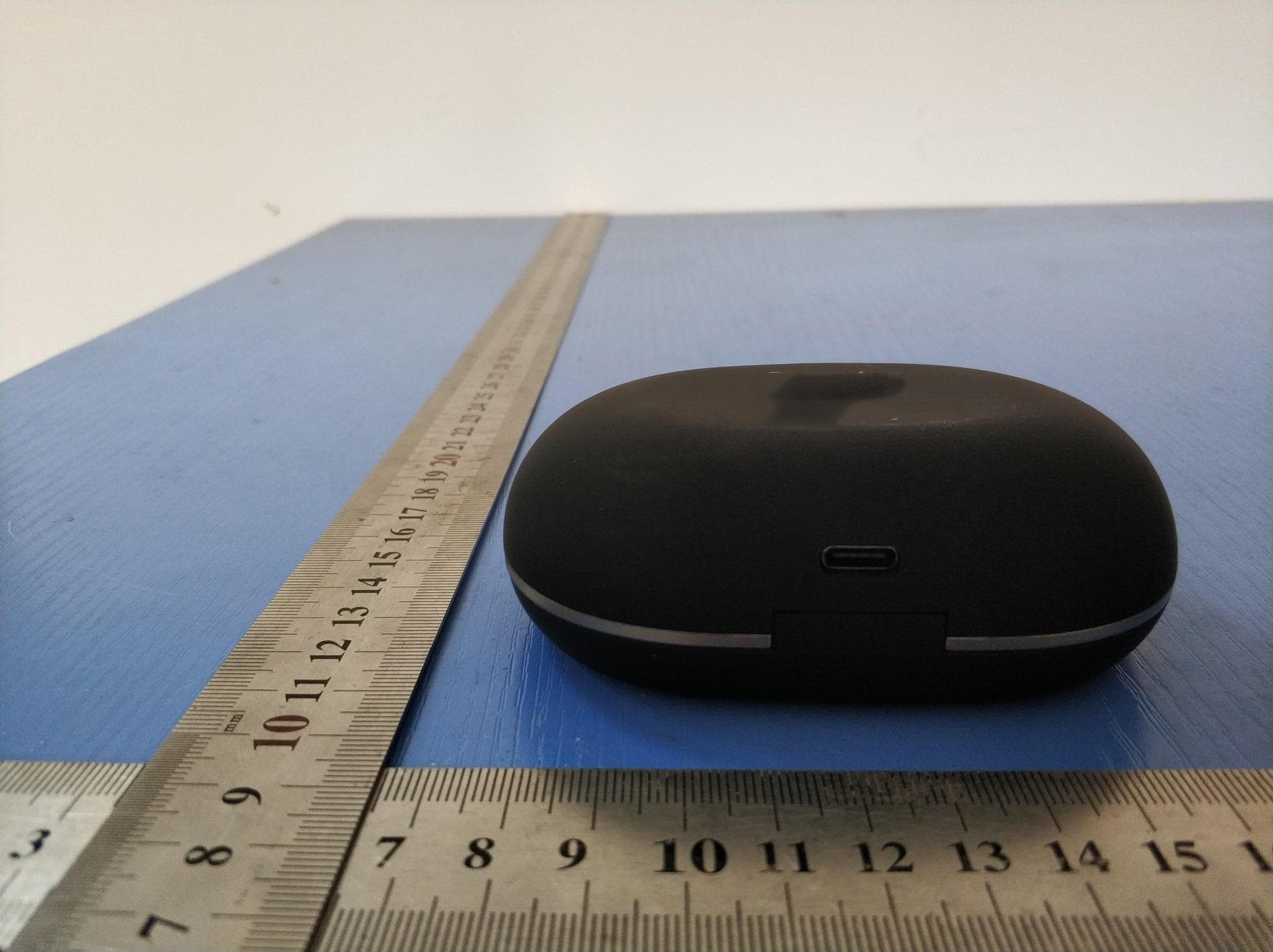 Bluetooth Earbuds With Charging Case - FCC ID 2AIY2-DRIPZ - Fortyfour group LLC (3)