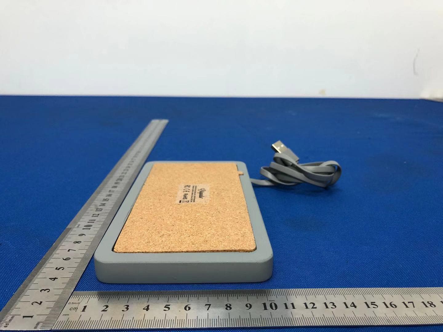 Wireless Charger - FCC ID 2AIY2-MANTLE - Fortyfour group LLC (4)