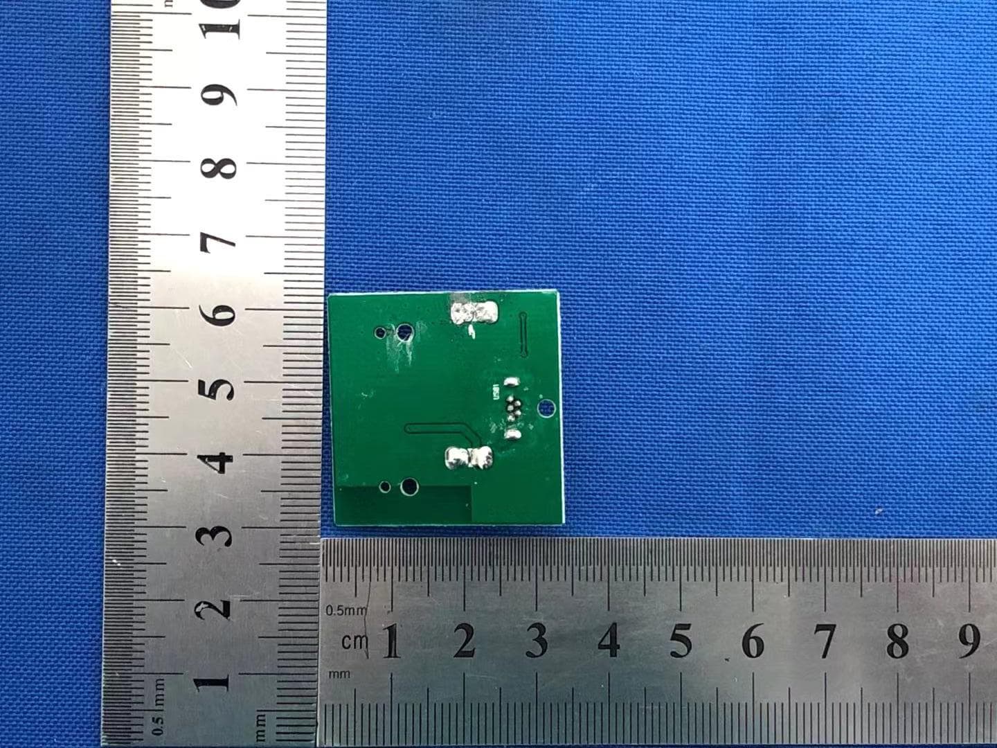 BT Speaker - FCC ID 2AIY2-STRATA - Fortyfour group LLC (3)