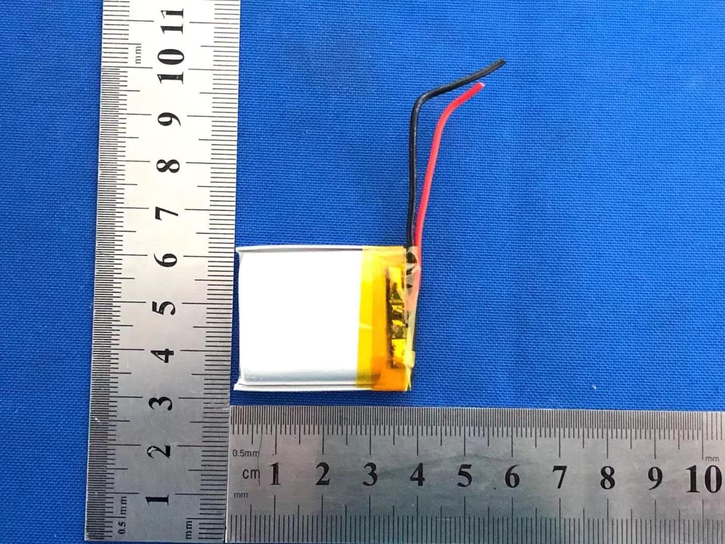 BT Speaker - FCC ID 2AIY2-STRATA - Fortyfour group LLC (4)