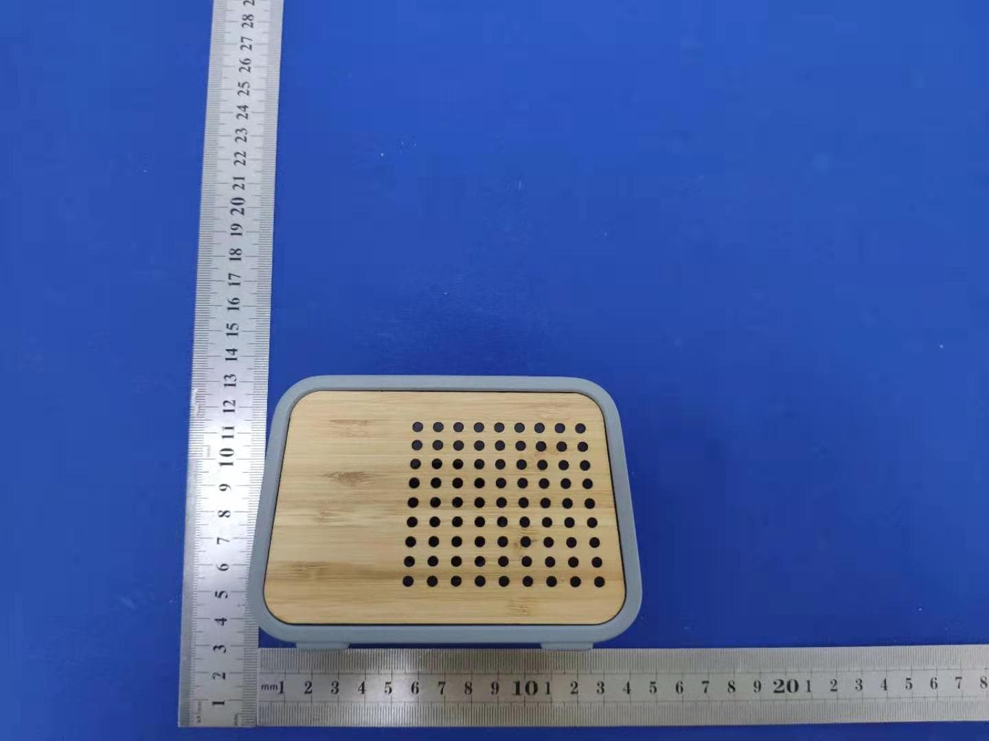 BT Speaker Plus Wireless Charging - FCC ID 2AIY2-TEMBLOR - Fortyfour group LLC (5)