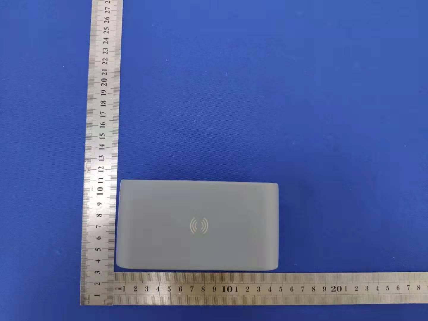 BT Speaker Plus Wireless Charging - FCC ID 2AIY2-TEMBLOR - Fortyfour group LLC (3)