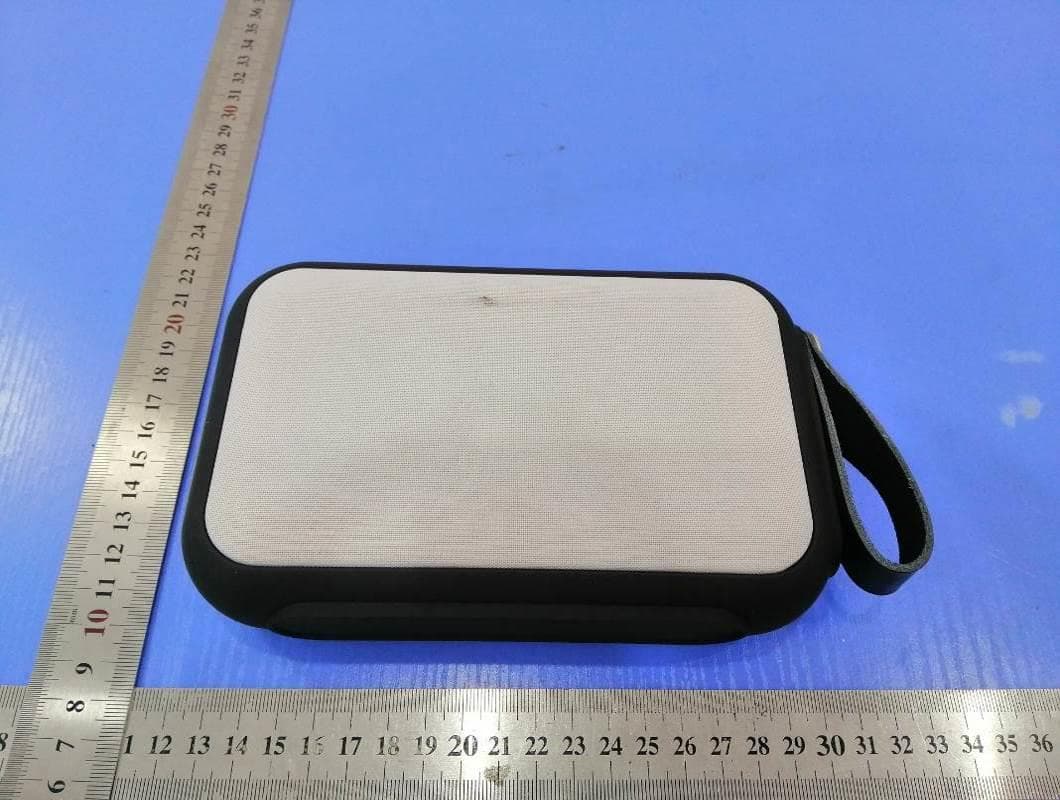 Bluetooth Speaker - FCC ID 2AIY2-THUMPAH - Fortyfour group LLC (2)
