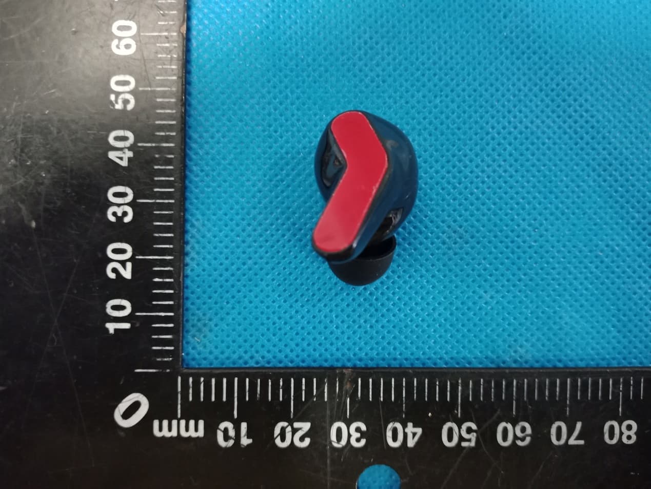 Ture Wireless Stereo Bluetooth Earphones - FCC ID 2AIY7-K09 - Shenzhen Uniwins Technology Co., Limited (4)