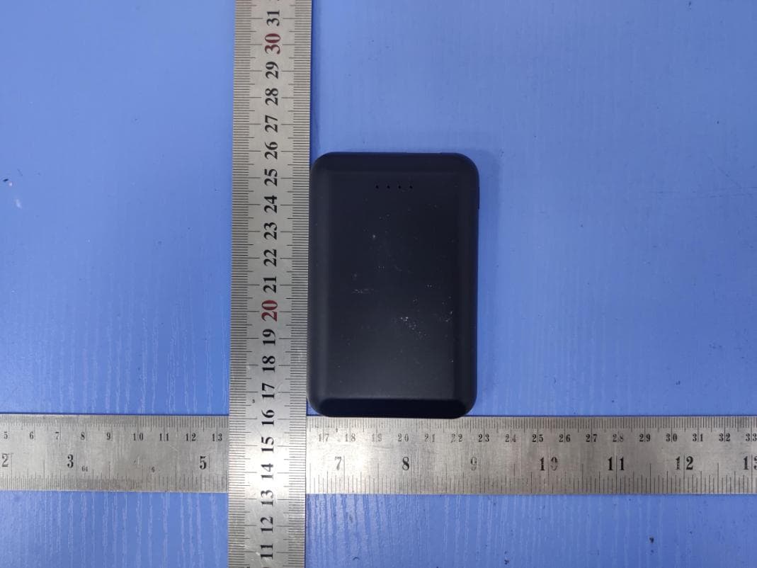 Magnetic 5.000mAh 5W wireless powerbank - FCC ID 2AIY7-UP-9193 - Shenzhen Uniwins Technology Co., Limited (3)