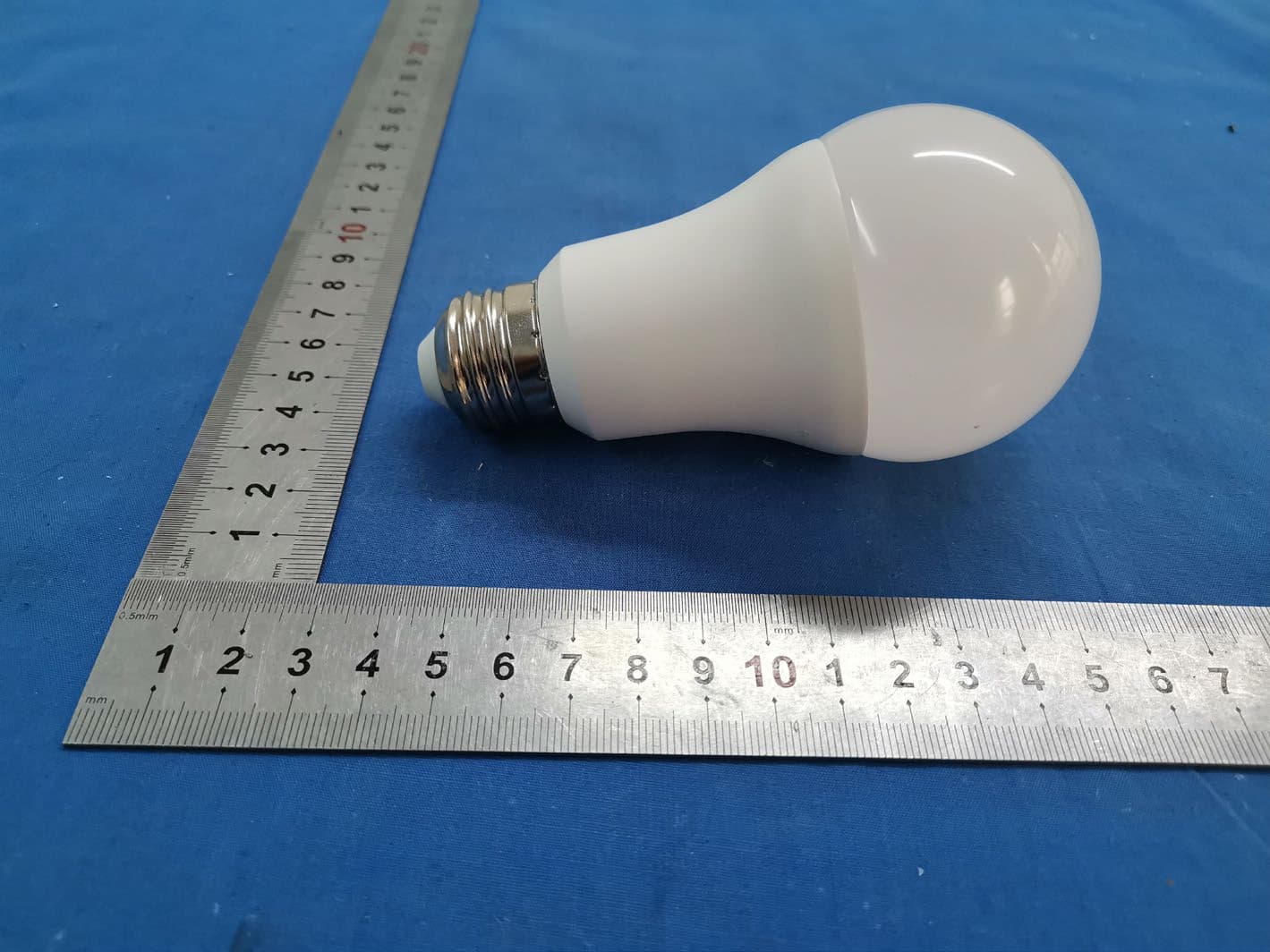 LED LAMP - FCC ID 2AJ3WEBEBAW221 - ZHEJIANG EBOY TECHNOLOGY CO., LTD. (3)