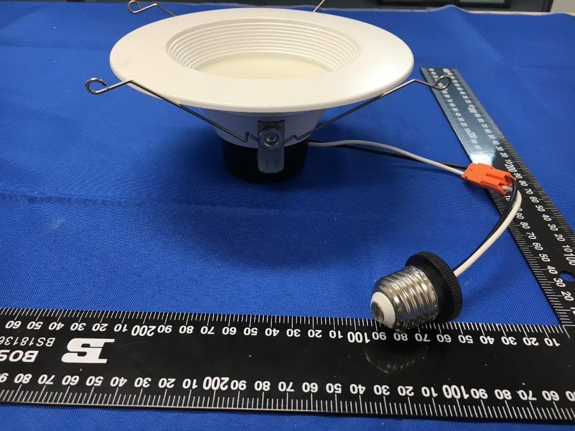 LED lamp - FCC ID 2AJ3WEBETDW04 - ZHEJIANG EBOY TECHNOLOGY CO., LTD. (4)