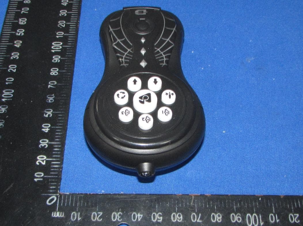 Spray Spider Toy - FCC ID 2AJ55DE80 - Xiamen Huoshiquan Import & Export CO., LTD (3)