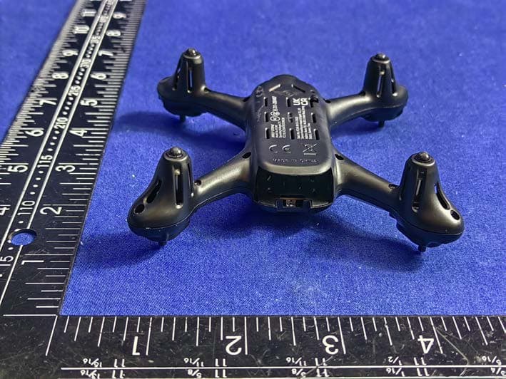 quadcopter - FCC ID 2AJ55HOLYSTONE4W - Xiamen Huoshiquan Import & Export CO., LTD (3)