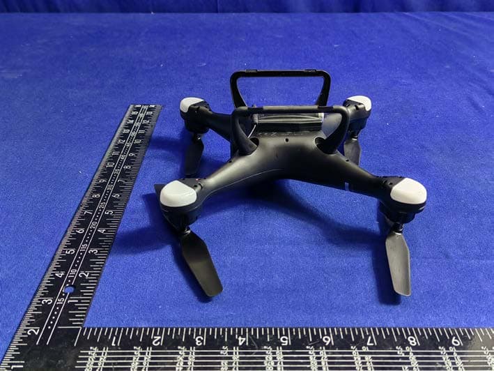 quadcopter - FCC ID 2AJ55HOLYSTONEBW - Xiamen Huoshiquan Import & Export CO., LTD (2)