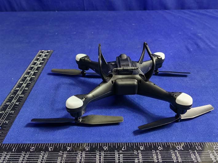 quadcopter - FCC ID 2AJ55HOLYSTONEBW - Xiamen Huoshiquan Import & Export CO., LTD (4)