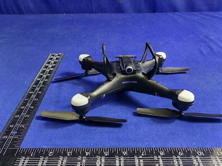 quadcopter - FCC ID 2AJ55HOLYSTONEBW - Xiamen Huoshiquan Import & Export CO., LTD (3)