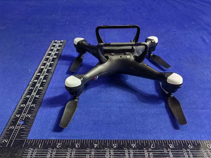 quadcopter - FCC ID 2AJ55HOLYSTONEBW - Xiamen Huoshiquan Import & Export CO., LTD (5)
