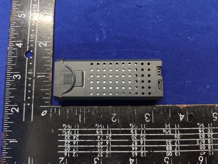 QUADCOPTER - FCC ID 2AJ55HOLYSTONED1 - Xiamen Huoshiquan Import & Export CO., LTD (2)