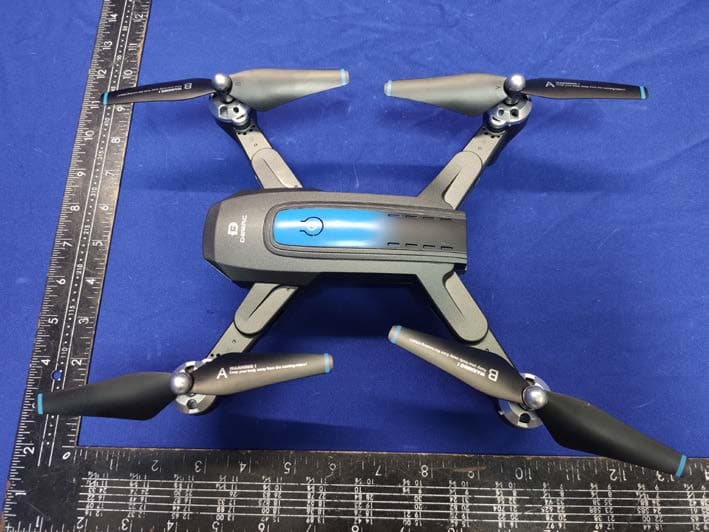 QUADCOPTER - FCC ID 2AJ55HOLYSTONED1 - Xiamen Huoshiquan Import & Export CO., LTD (3)