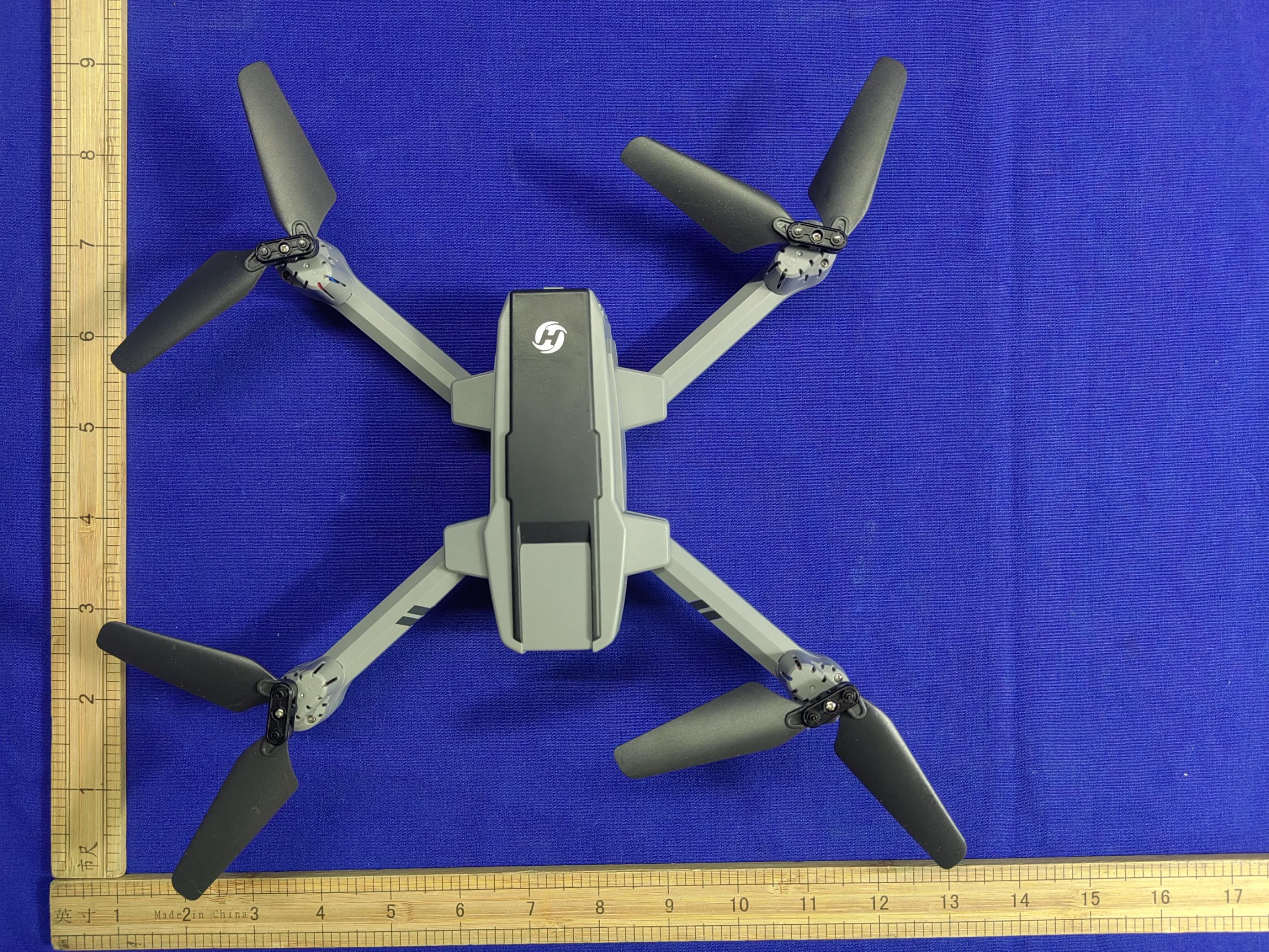 Quadcopter - FCC ID 2AJ55HOLYSTONEIW - Xiamen Huoshiquan Import & Export CO., LTD (2)