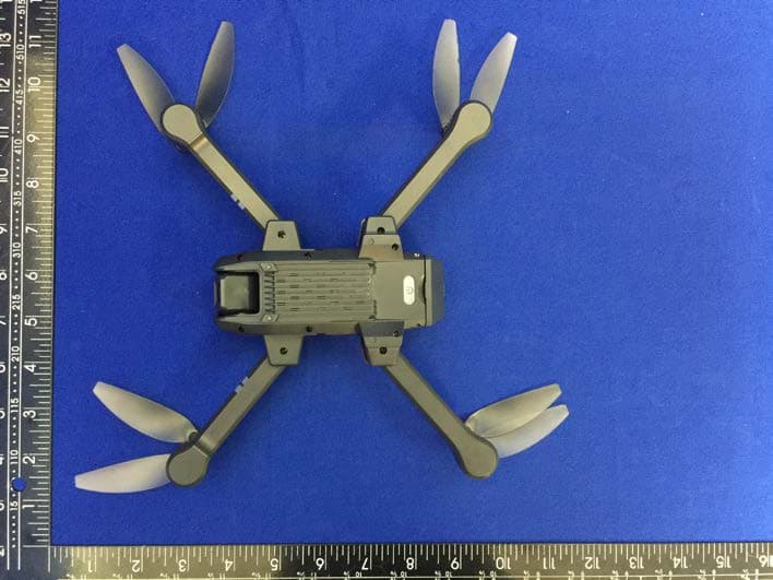 quadcopter - FCC ID 2AJ55HOLYSTONEJW - Xiamen Huoshiquan Import & Export CO., LTD (2)