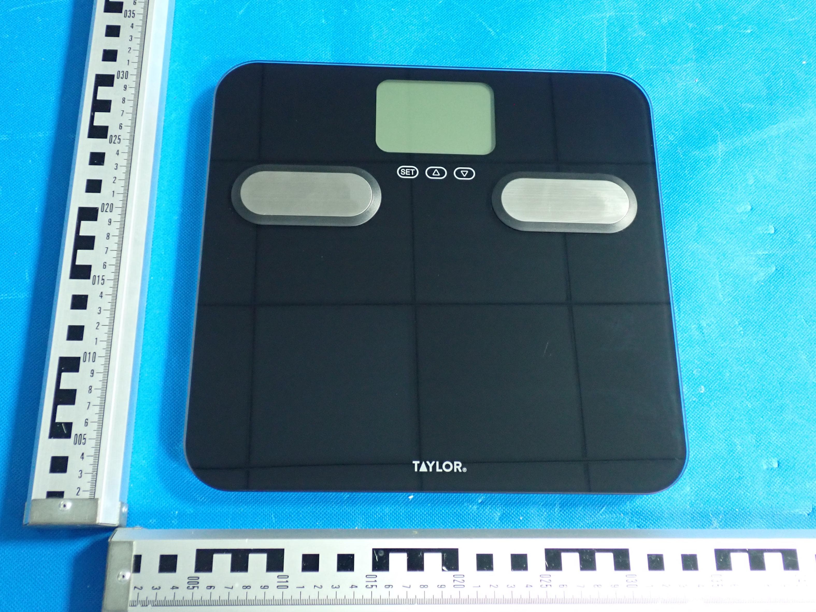 Bluetooth Body fat scale - FCC ID 2AJ5E-5255180 - Conmo Electronic Co., Ltd