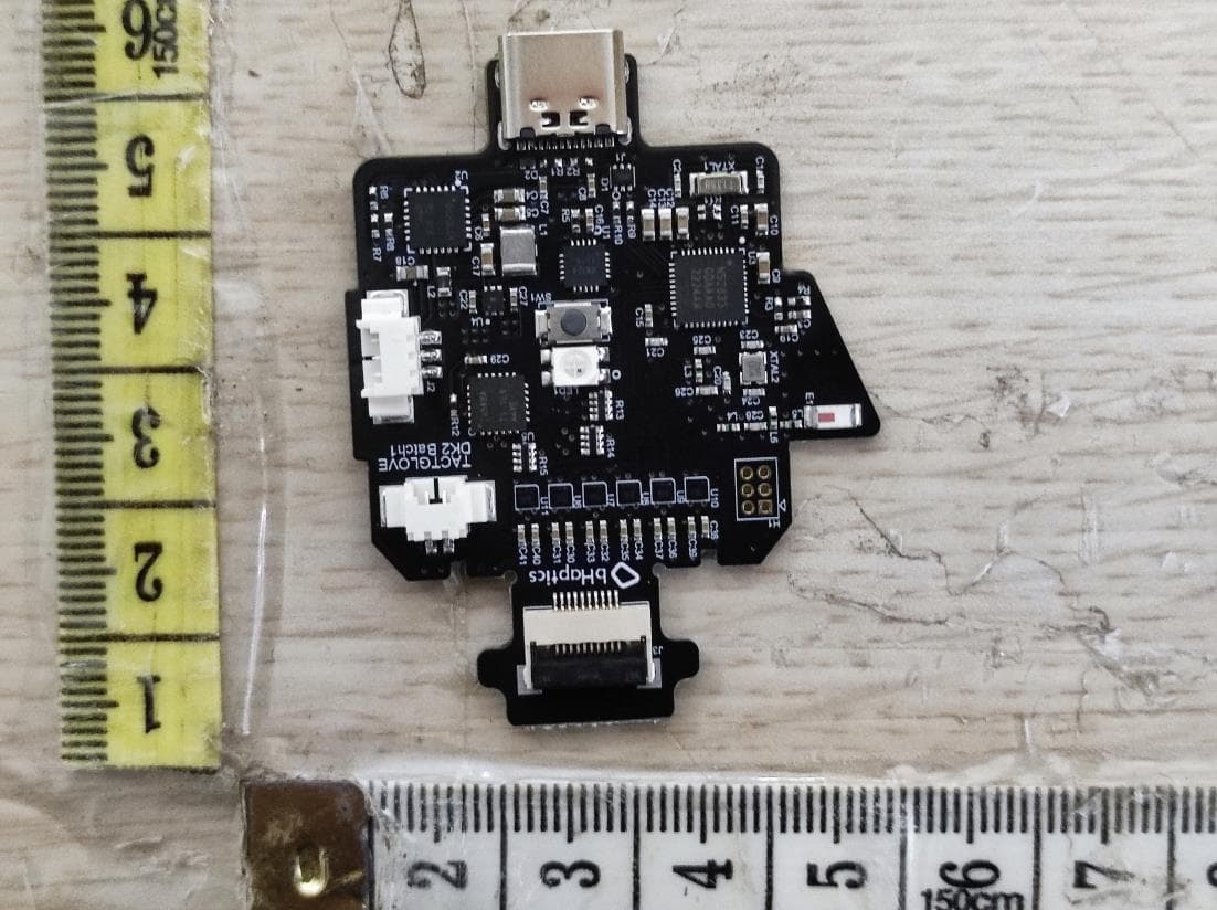 Haptic glove - FCC ID 2AJ6BBHTG06D100 - bHaptics Inc.