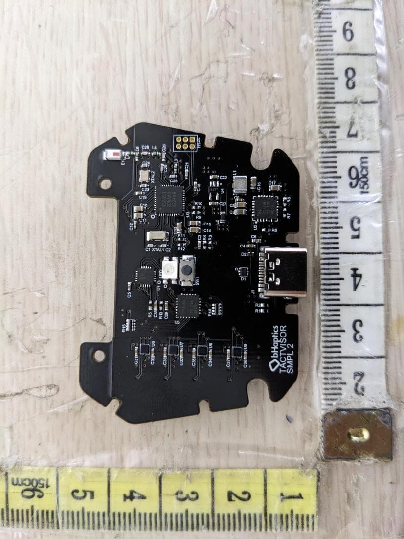 TactVisor - FCC ID 2AJ6BBHTH04D100 - bHaptics Inc. (3)
