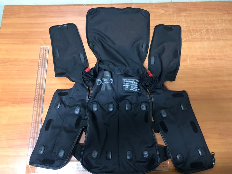 Wearable Haptic Vest - FCC ID 2AJ6BBHTV16D000 - bHaptics Inc. (5)