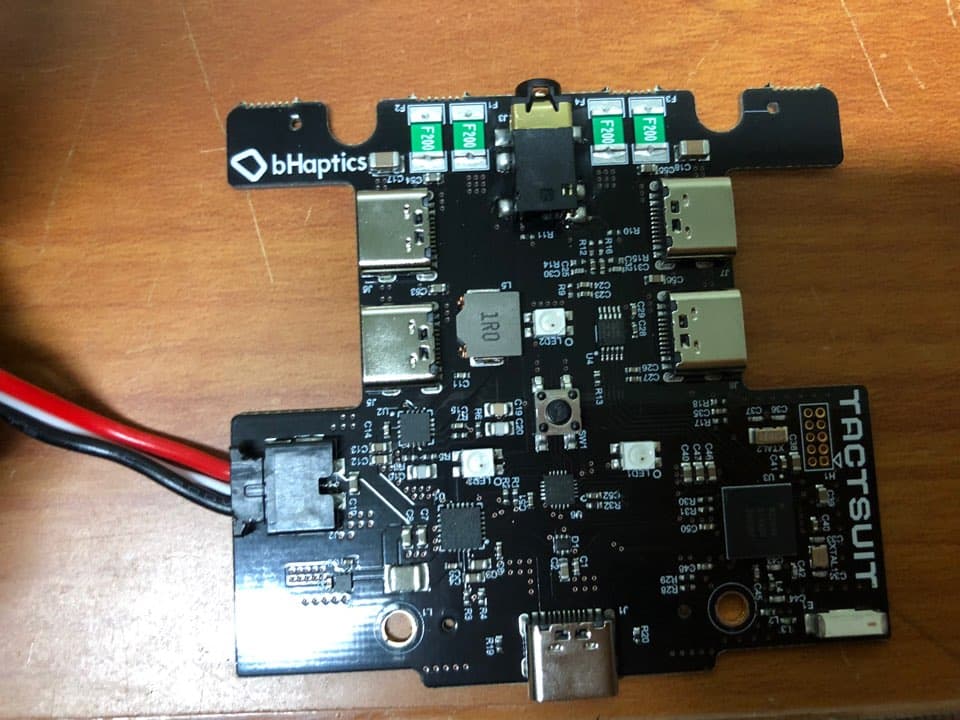 Wearable Haptic Vest - FCC ID 2AJ6BBHTV40D000 - bHaptics Inc.