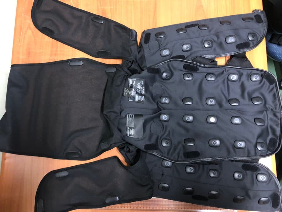 Wearable Haptic Vest - FCC ID 2AJ6BBHTV40D000 - bHaptics Inc. (5)