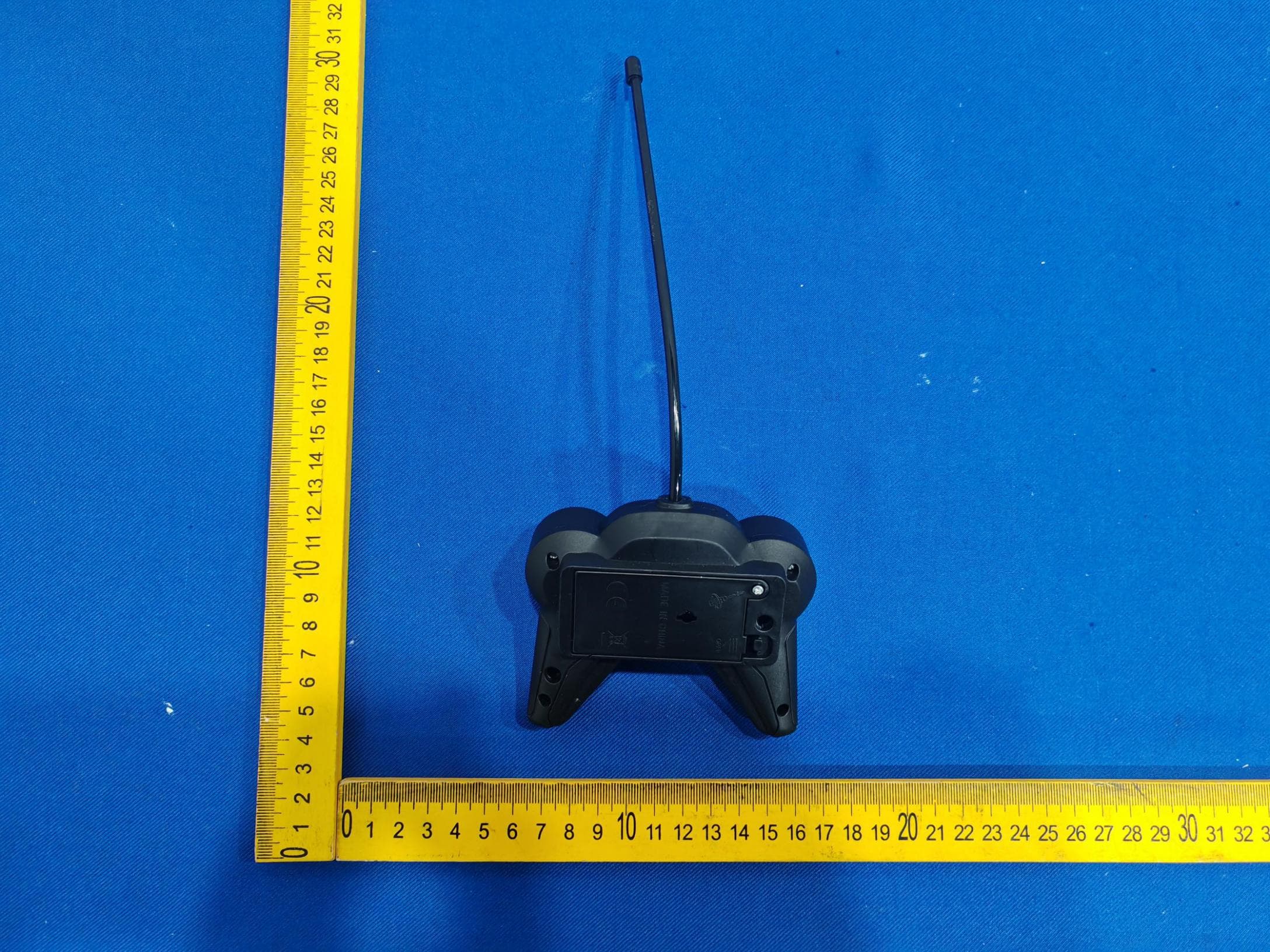 RC car - FCC ID 2AJGI-C014D6 - Shantou Chenghai Lihuang Plastic Toys Co.,Ltd