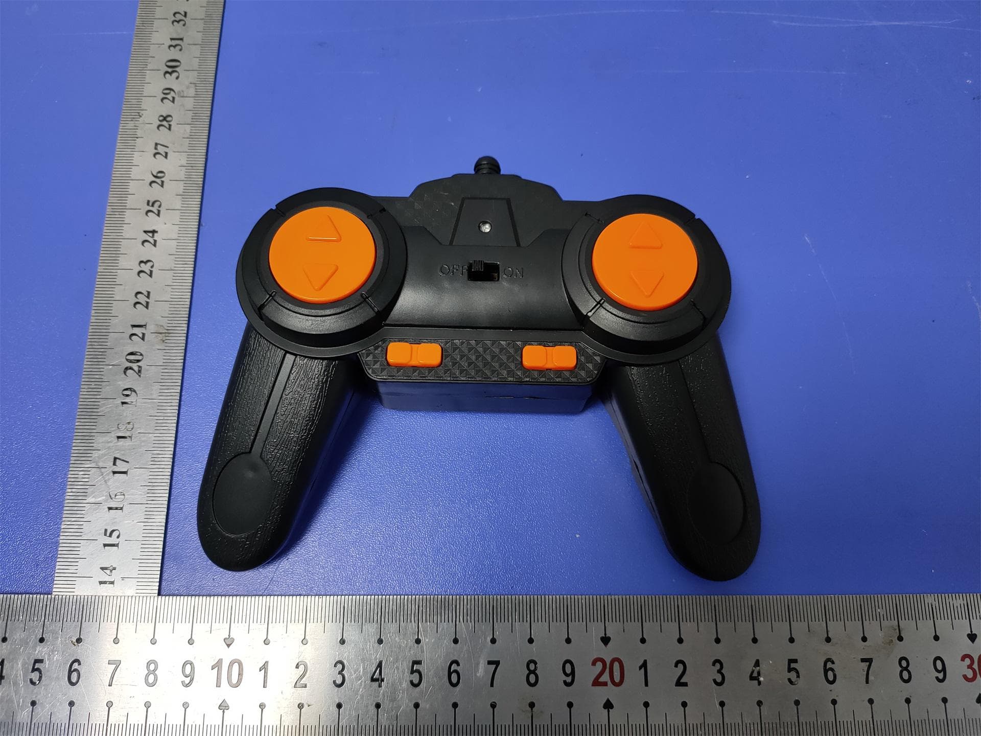Remote Control Car - FCC ID 2AJGILHCXXX - Shantou Chenghai Lihuang Plastic Toys Co.,Ltd
