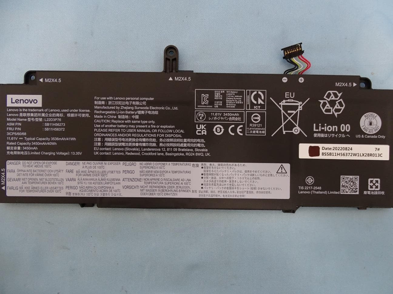 Notebook Computer - FCC ID 2AJN7-TP00145AU - LC Future Center (2)
