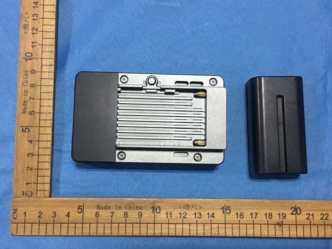 Vaxis wireless video system - FCC ID 2AJOF-ATOM500-RX - Hunan GM Innovation Technology Co., Ltd